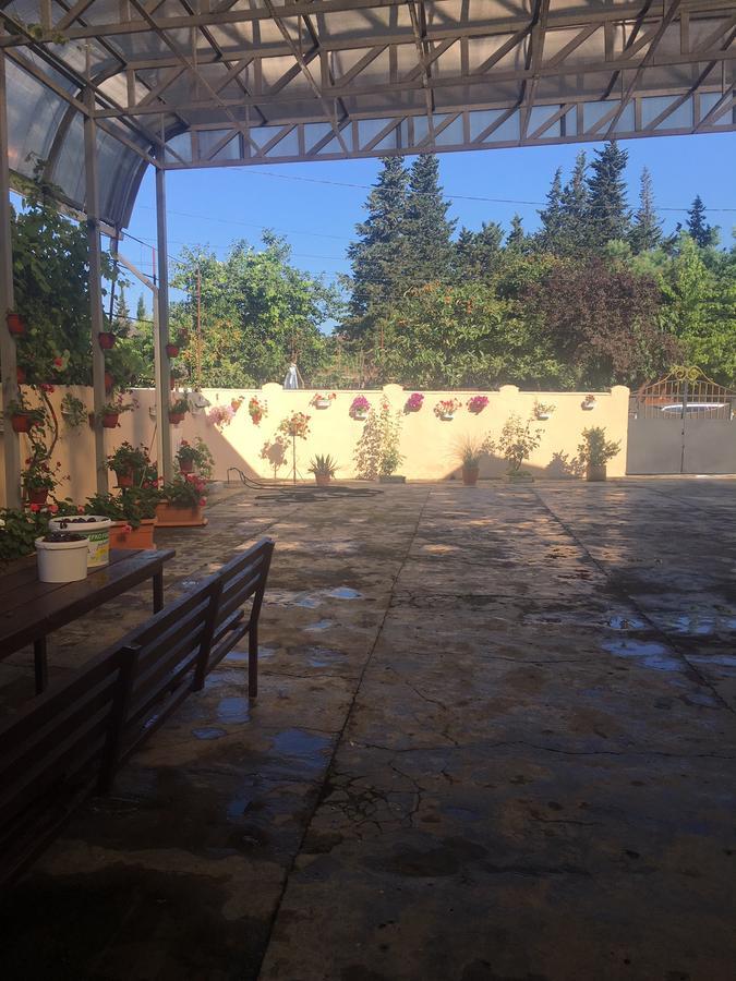 Guesthouse On Zheleznodorozhnaya Sukhumi Eksteriør bilde