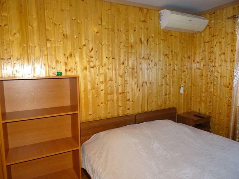 Guesthouse On Zheleznodorozhnaya Sukhumi Eksteriør bilde